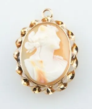 Vintage 10k Gold Ladies Cast & Hand-Crafted Shell Cameo Brooch/Pendant