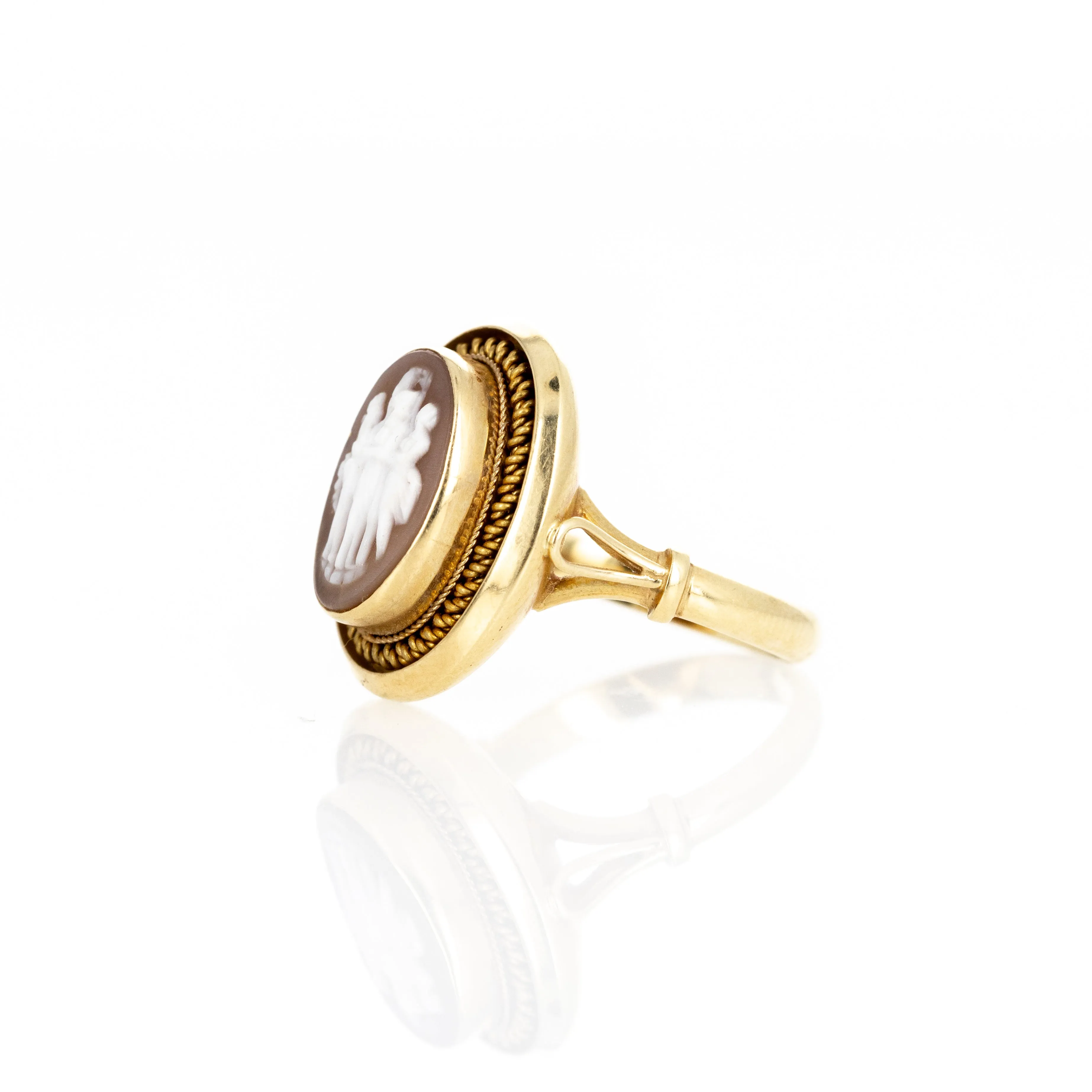 Vintage 18K Yellow Gold ''Three Graces'' Cameo Ring