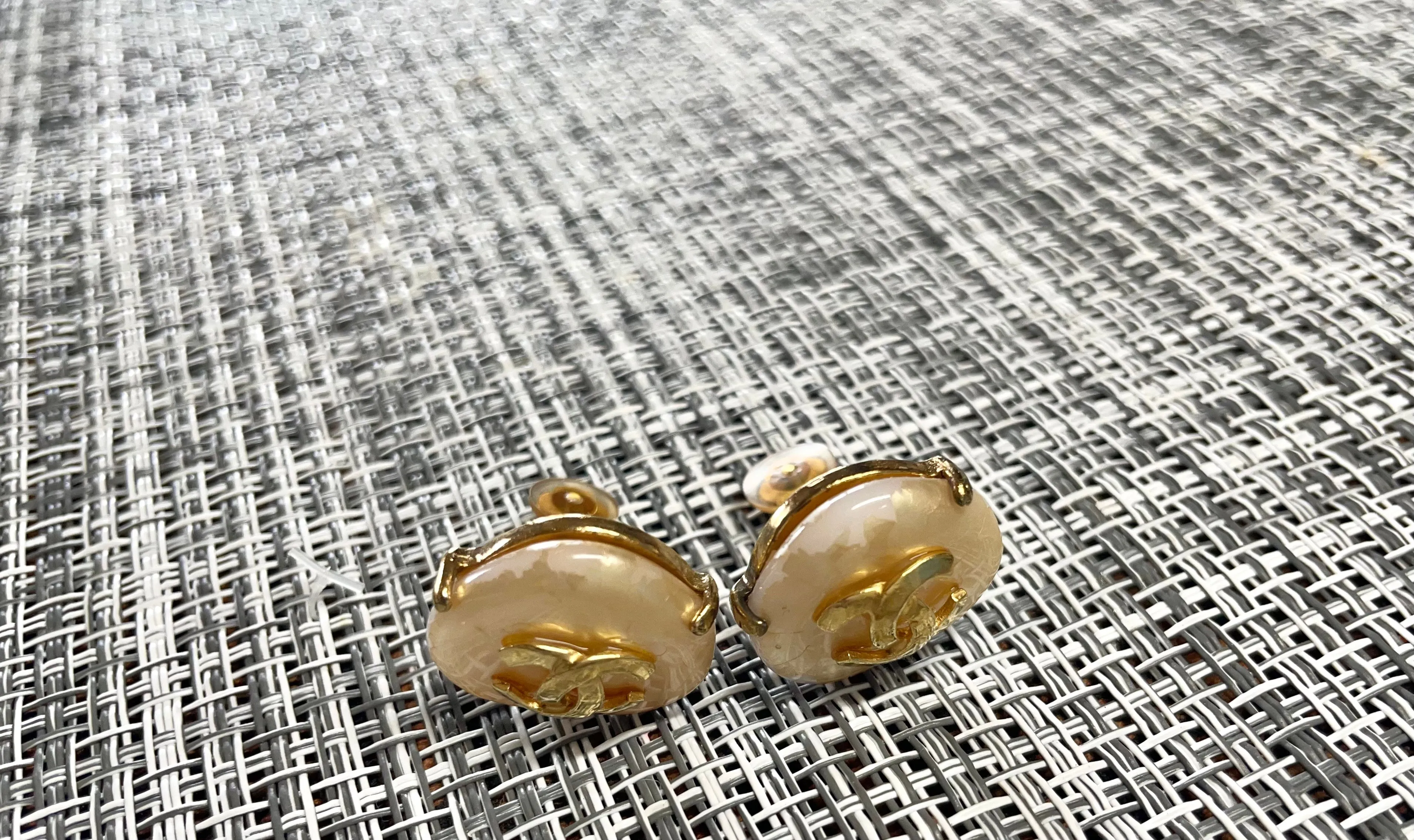 Vintage CHANEL oval heart shape, triangle shape faux pearl and CC earrings. Rare and elegant Chanel jewelry. 0411071