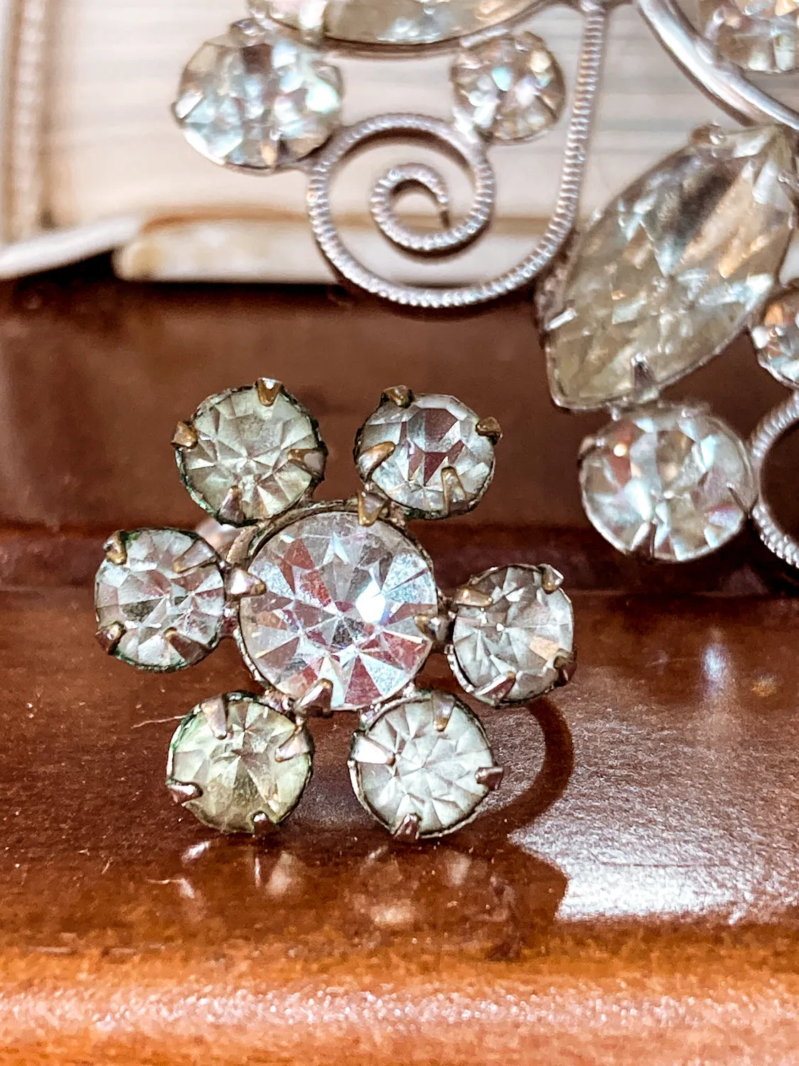 Vintage Clear Rhinestone Filigree Brooch Pendant Screw-On Earring Set Original Box