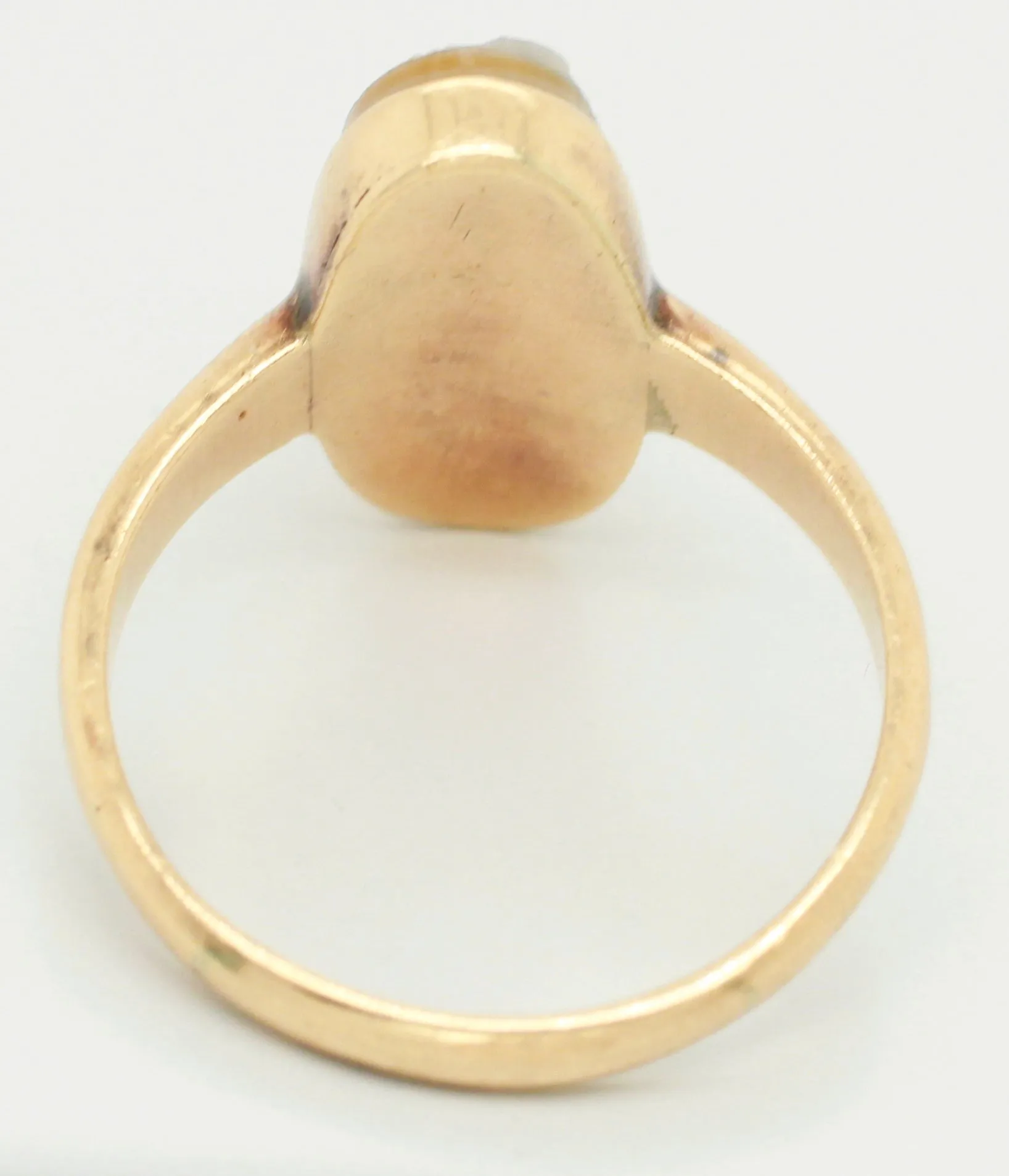 Vintage Gray Classical Woman Cameo Oval Ring in 14k Yellow Gold - Size 7.25