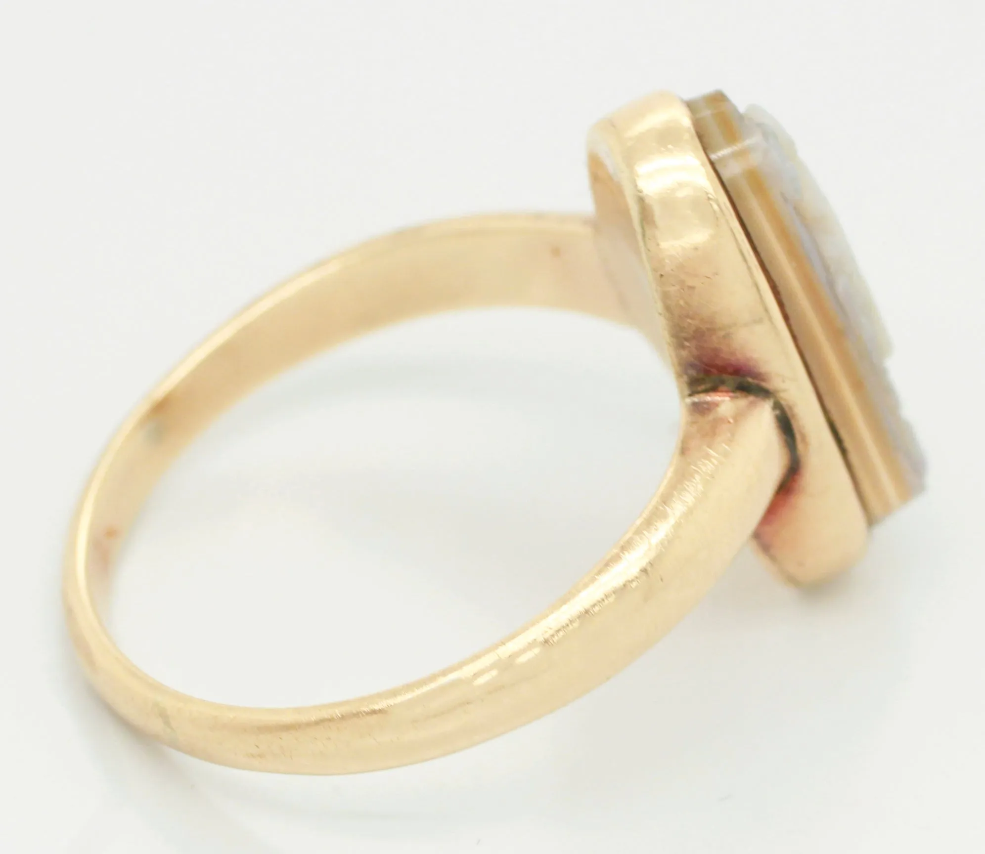 Vintage Gray Classical Woman Cameo Oval Ring in 14k Yellow Gold - Size 7.25