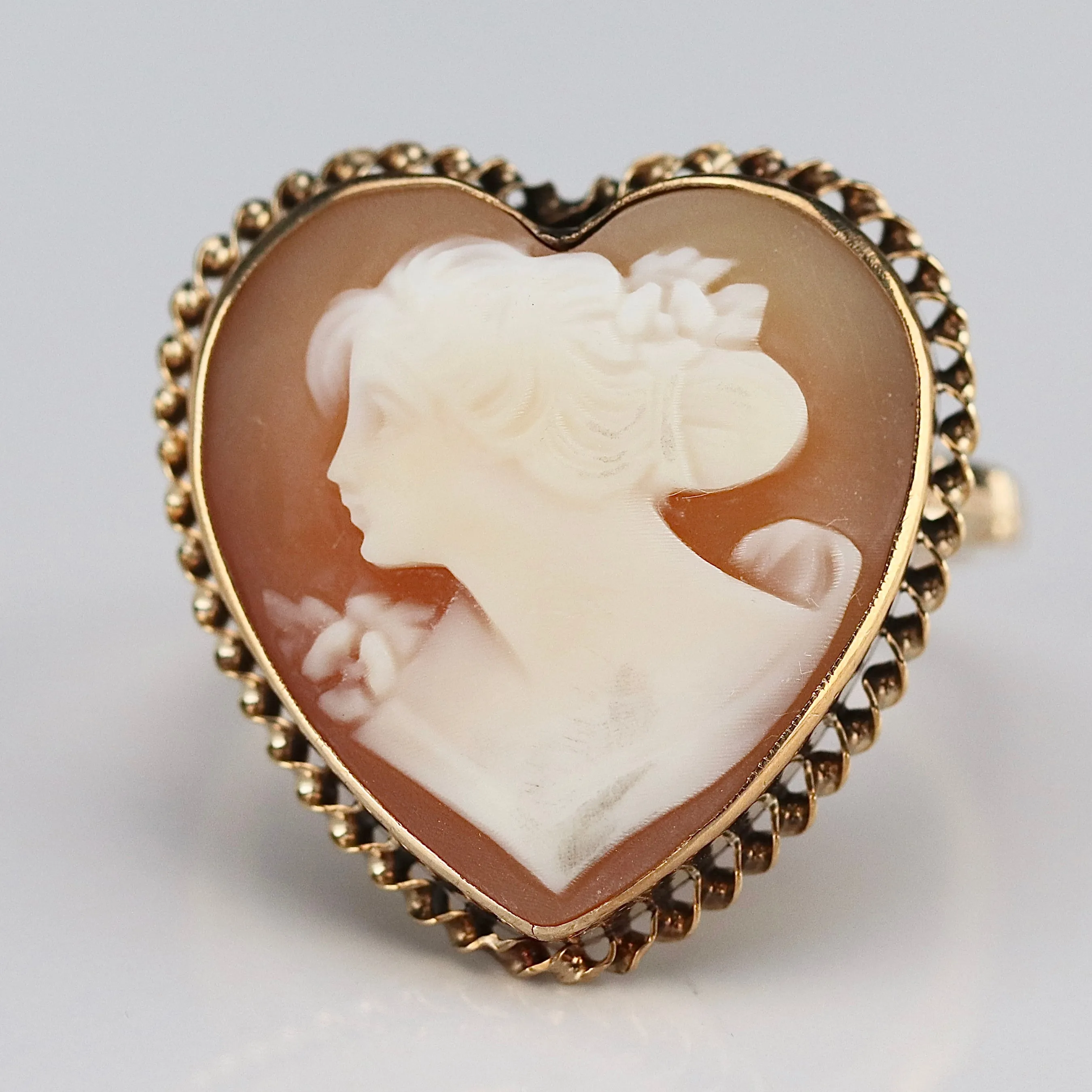 Vintage Huge heart shaped cameo ring in yellow gold