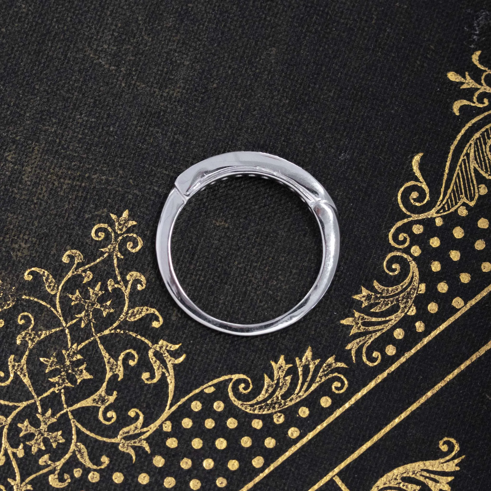 Vintage Single Cut Diamond Band