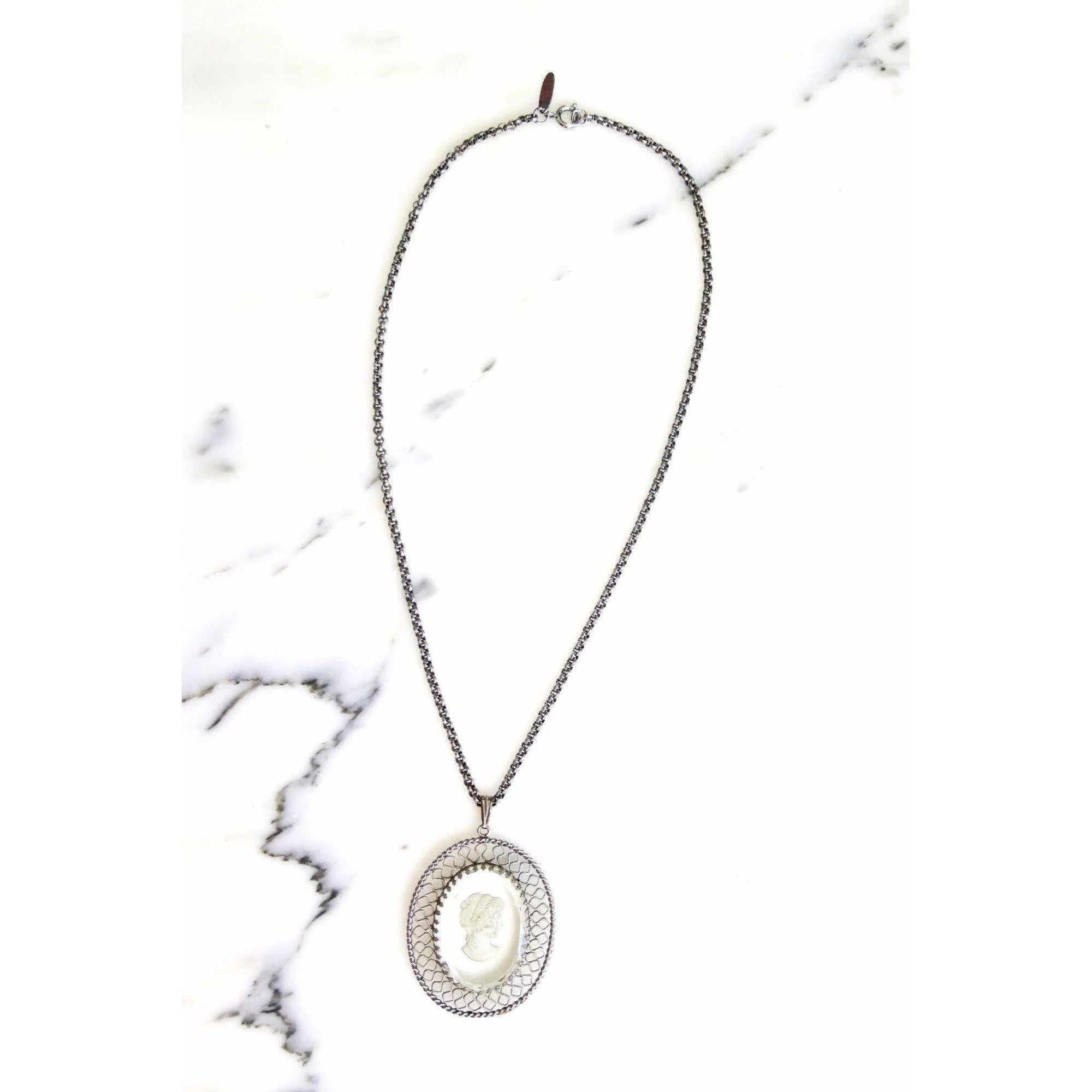 Vintage Whiting and Davis Etched Crystal Cameo Pendant Necklace
