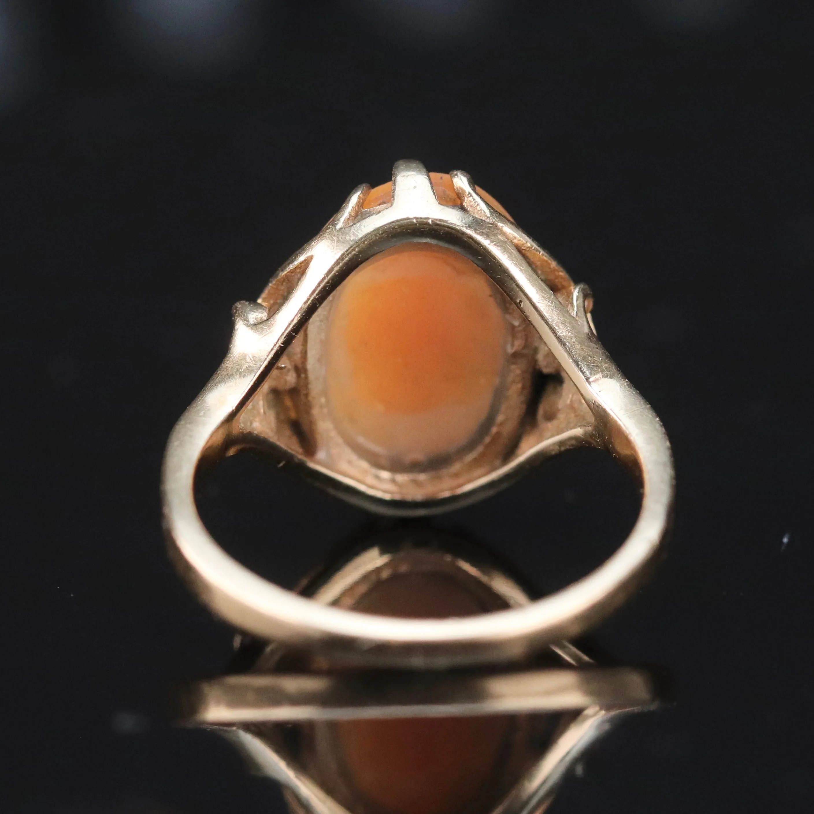 Vintage yellow gold cameo ring