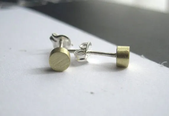 Well-Designed, Contemporary Hand-Made Geometric Circle Stud Earrings - 0023