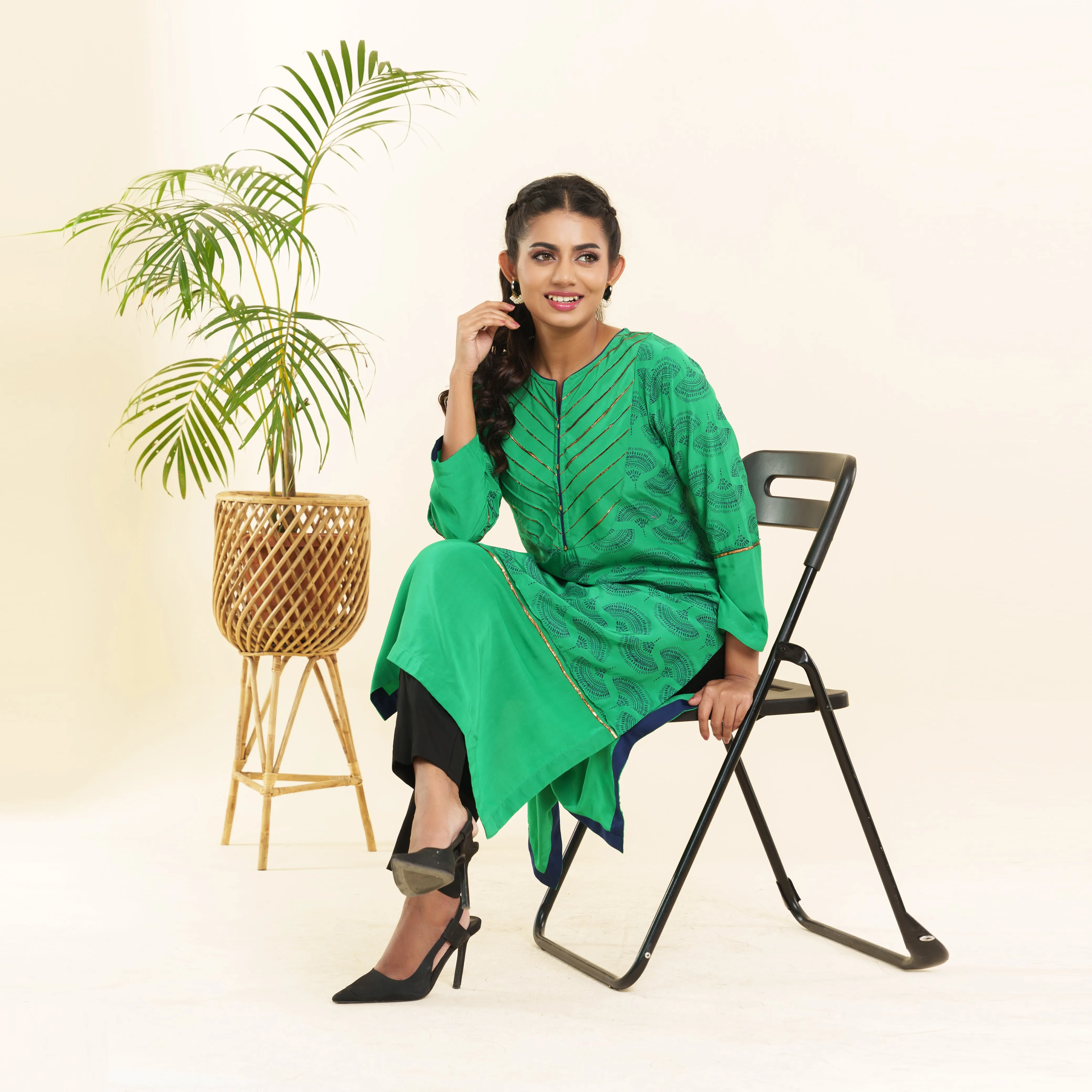 Women Green Screen Print Kurti